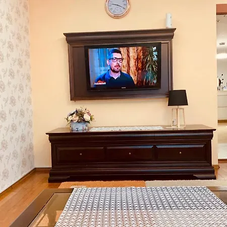 Alisia House *
